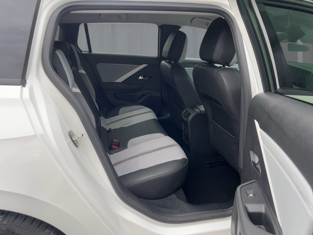 Opel Astra - Bild 9