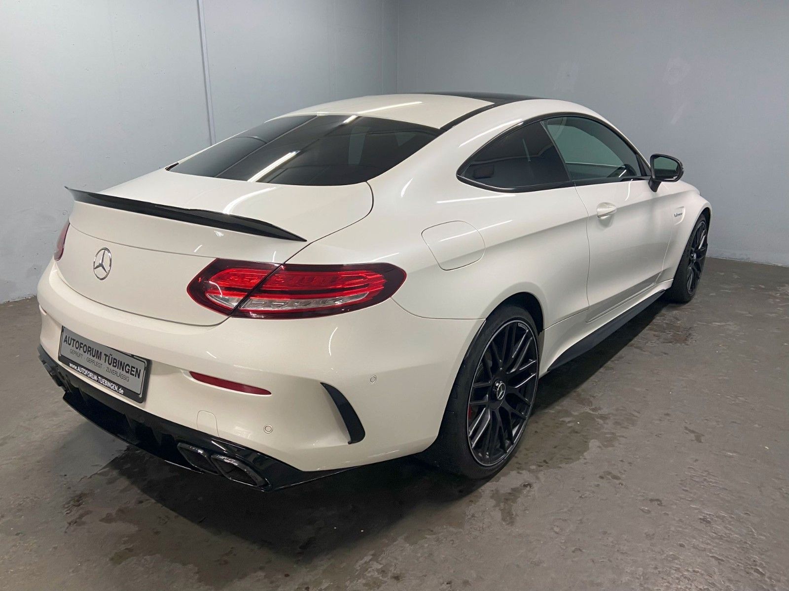 Fahrzeugabbildung Mercedes-Benz C 63 S Coupe *AERODYNAMIK PAKET*PANO*VMAX*NIGHT