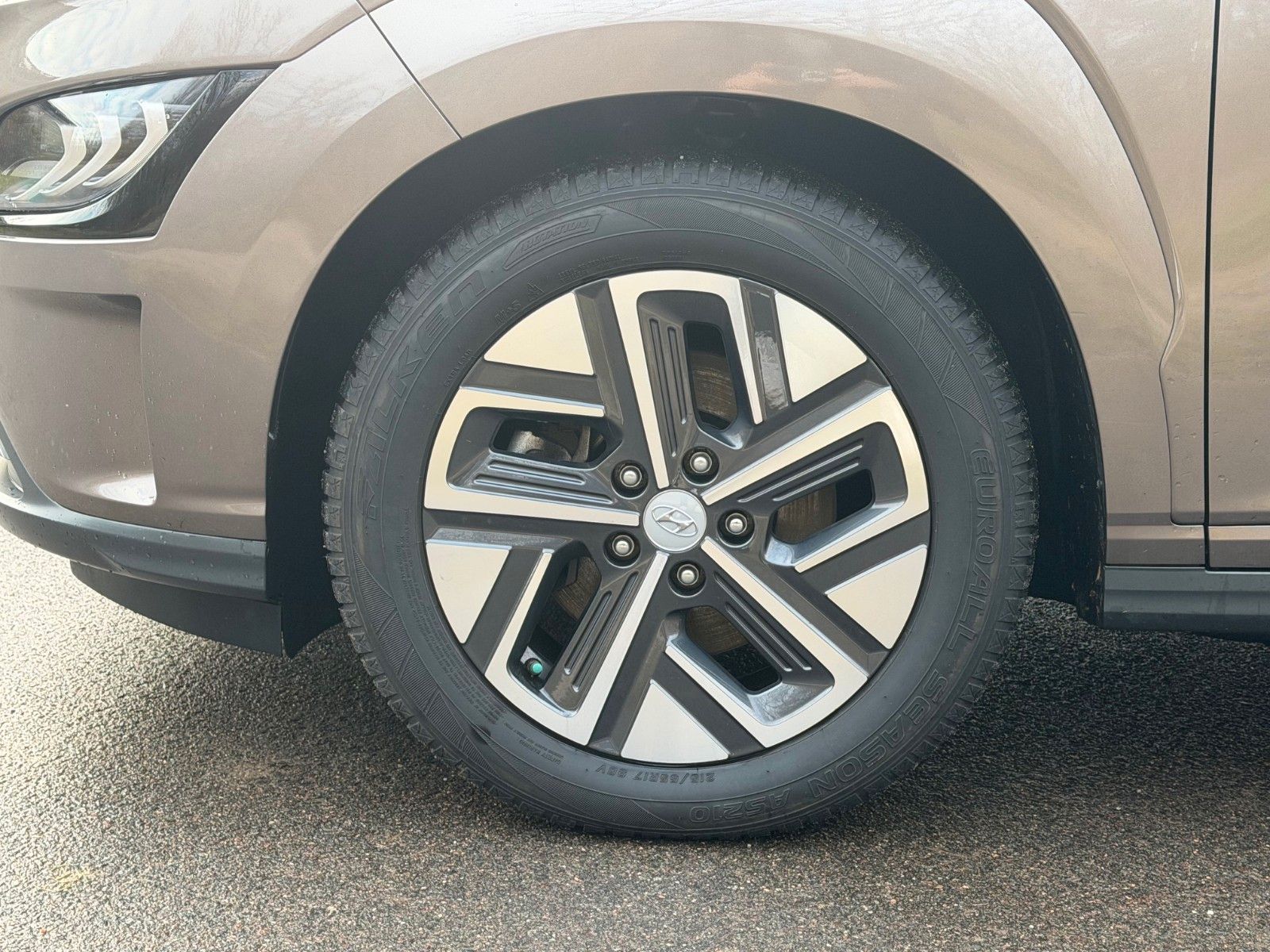 Fahrzeugabbildung Hyundai KONA EV Prime 150 kW *RW484KM*HeUp*Navi*LED*ACC*