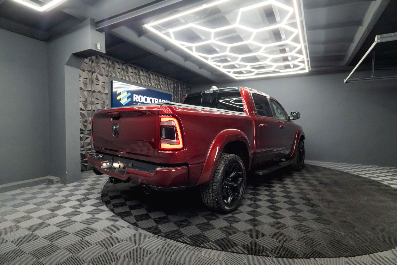 Fahrzeugabbildung Dodge RAM 5.7 V8 HEMI 4x4 LIMITED NightEdition Offroad