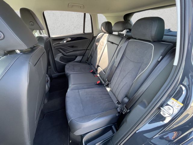 Tiguan Elegance 1.5 eTSI DSG IQ.Light,AHK,Navi