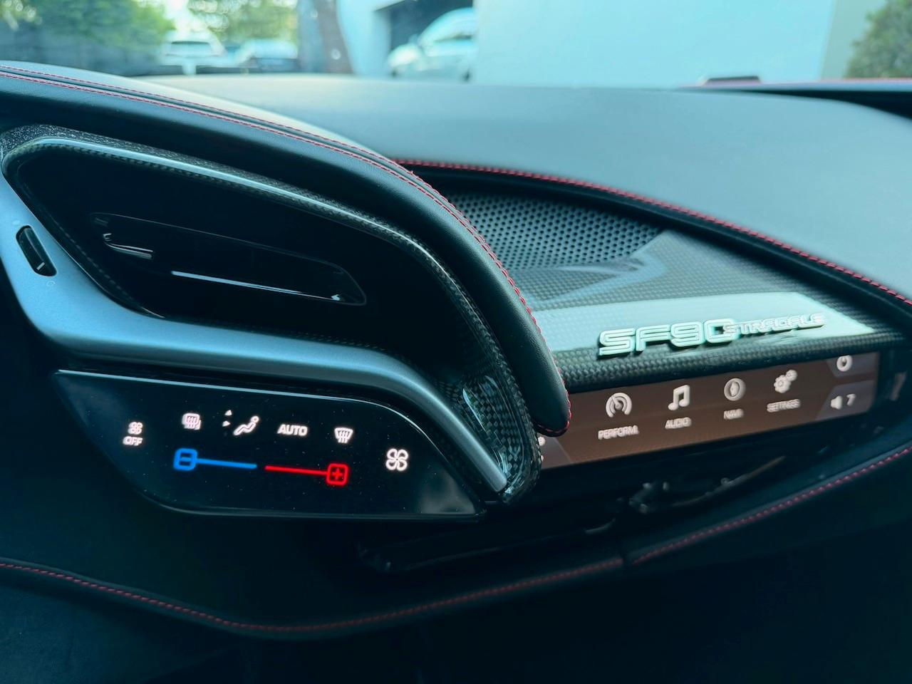 Ferrari SF90 *Lift *Carbon *AFS *Carplay *MATT LACKIERUN