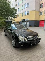 Mercedes-Benz 320 - schwarze Mercedes-Benz 320