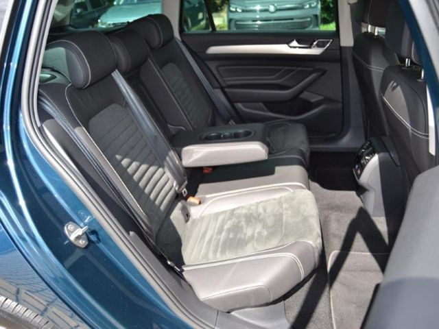 Passat Variant 2.0 TDI DSG Elegance AHK/MATRIX/N