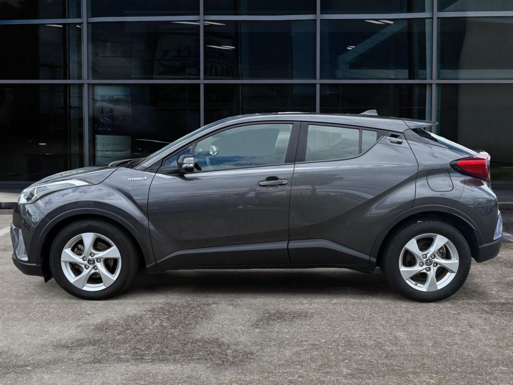Fahrzeugabbildung Toyota C-HR Hybrid Flow