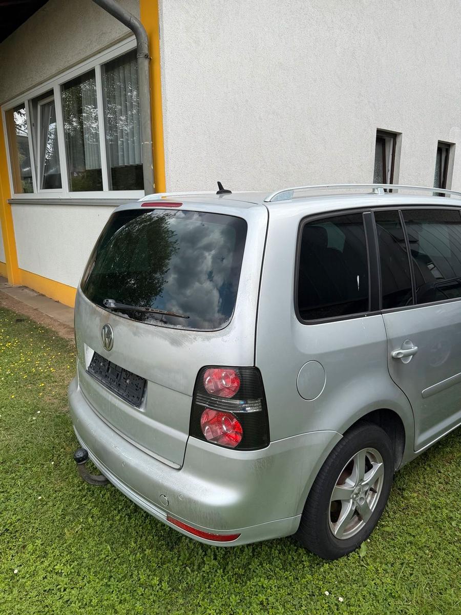 Volkswagen Touran 2004 — photo 6