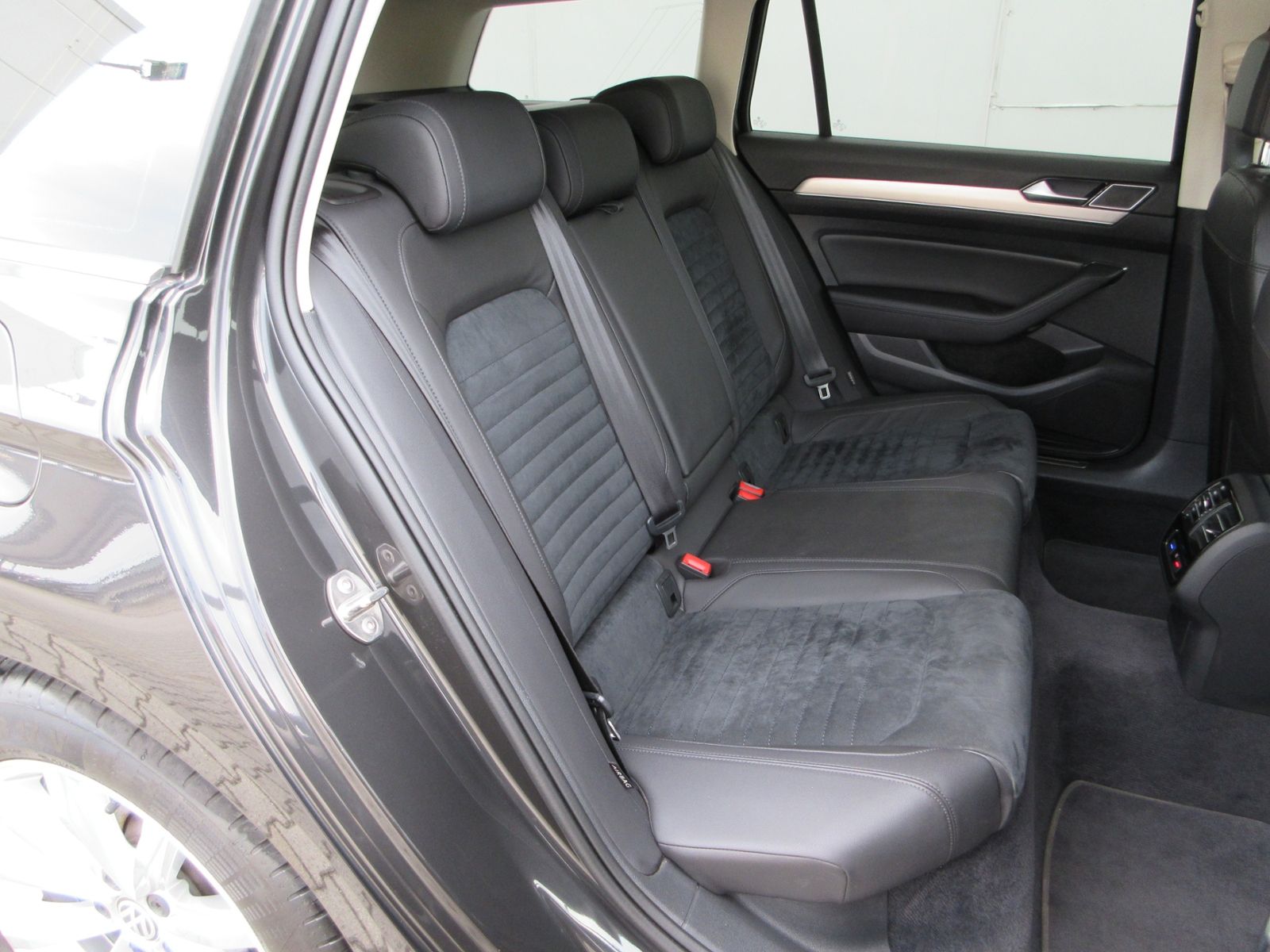 Passat Variant 2.0 TDI DSG Highline AHK/LED/NAVI
