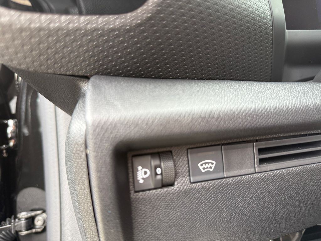 Fahrzeugabbildung Citroën C4 Hybrid 145 COLLECTION