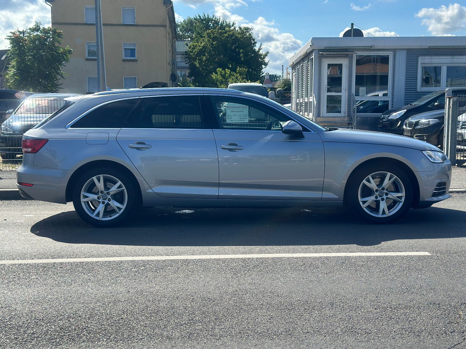 Fahrzeugabbildung Audi A4 2.0 TDI AVANT SPORT PAKET*MOD.2018+AHK*