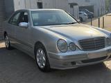 Mercedes-Benz E 280  . Super Zustand  - gebrauchte Mercedes-Benz E-Klasse aus dem Jahr 2000