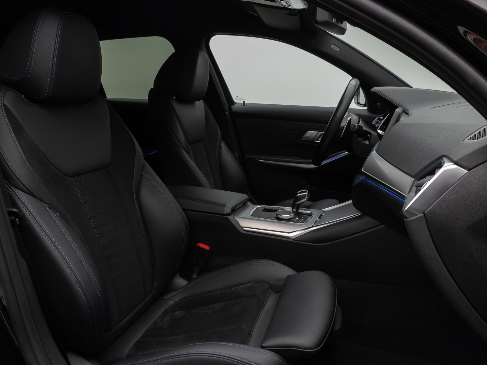 Fahrzeugabbildung BMW 330d xD M Sport Kamera HUD DAB H/K LED 19Zoll