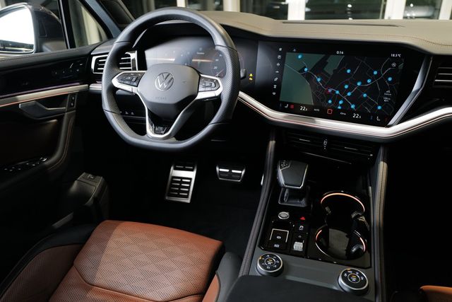 Volkswagen Touareg 3.0TDI R-Line Nachtsicht Pano StdHz 22" 