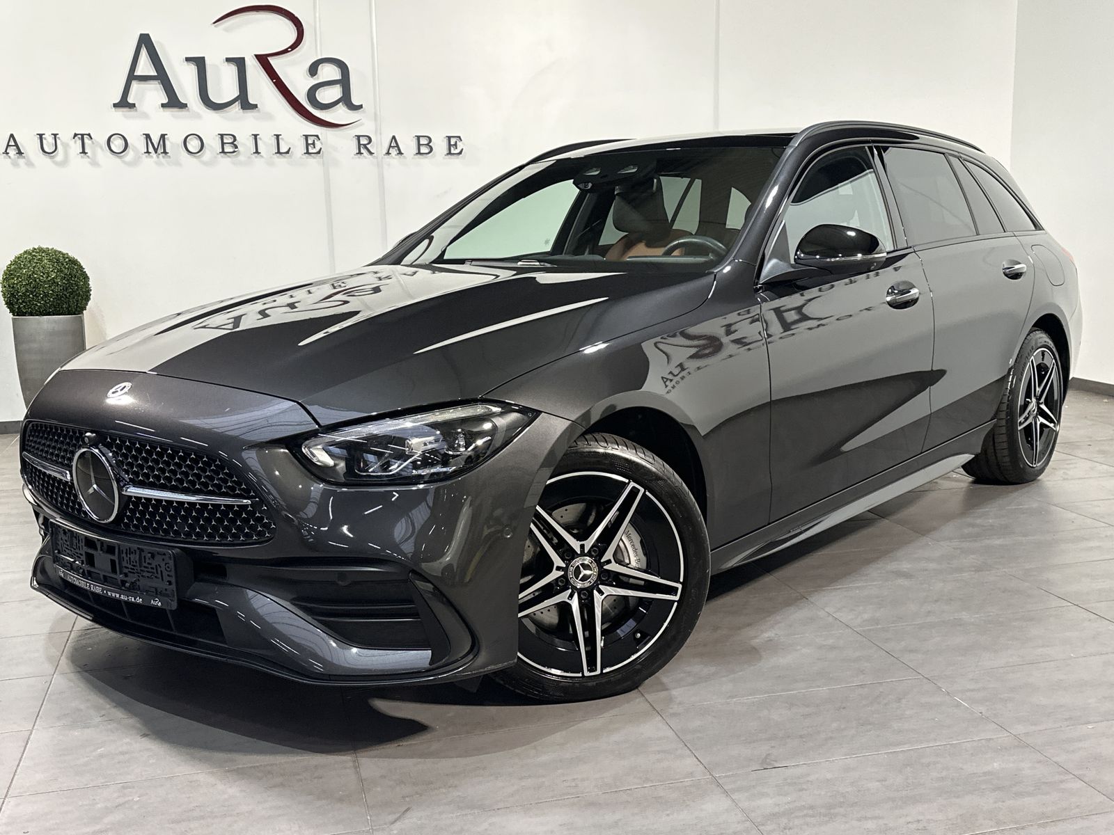 Fahrzeugabbildung Mercedes-Benz C 300e T AMG-Line NAV+LED+PANO+360°+DISTRONIC+PP