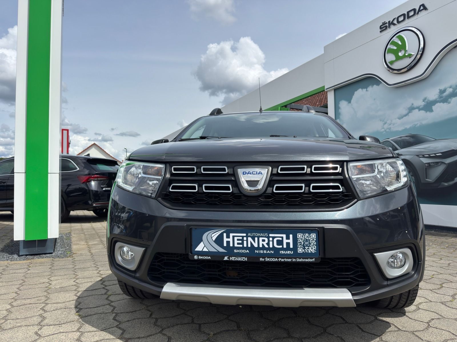 Fahrzeugabbildung Dacia Sandero II 90 Stepway Celebration