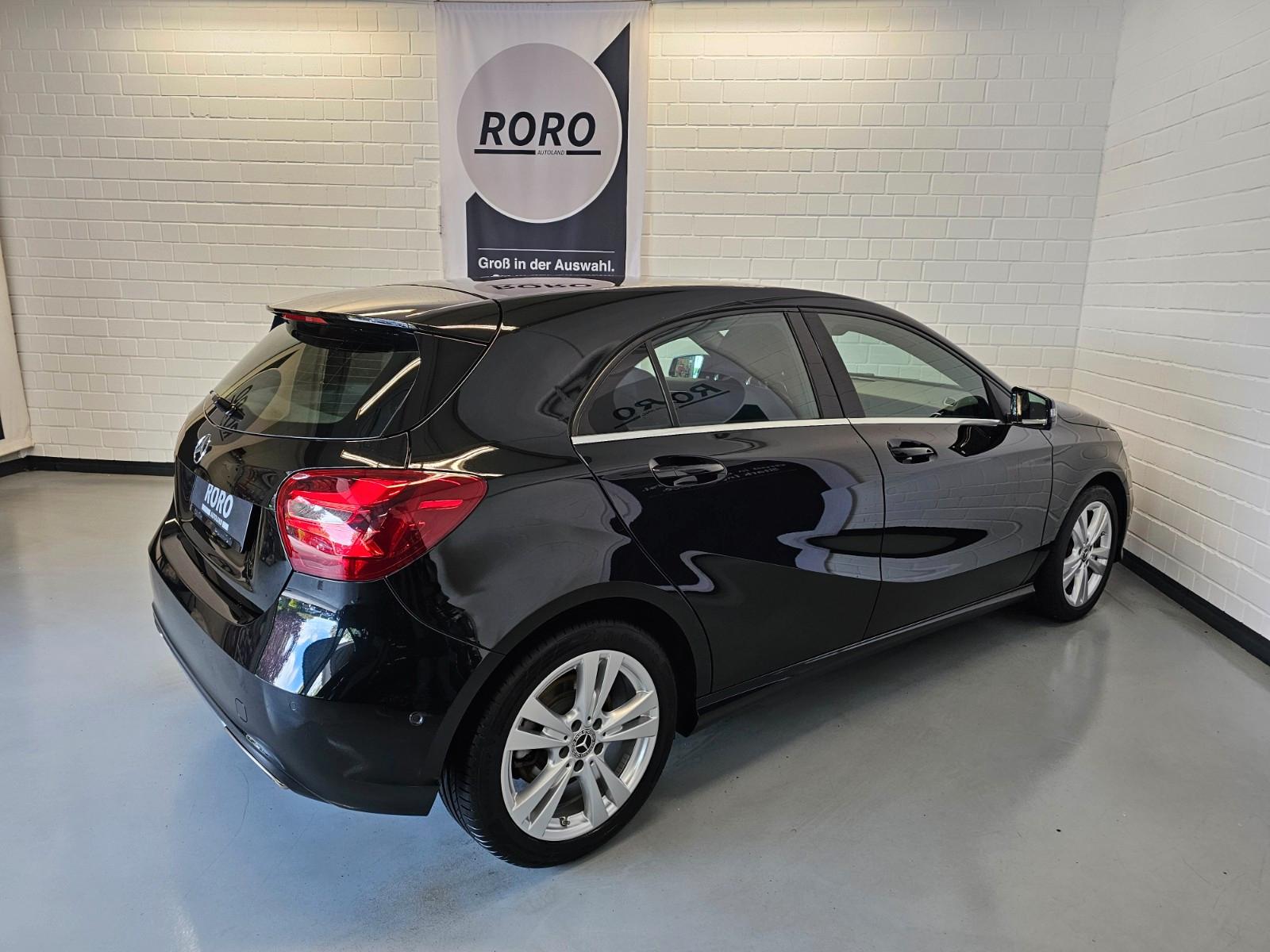 Mercedes-Benz A 250 Urban 4Matic +ACC/LED/Navi/Leder/Klima