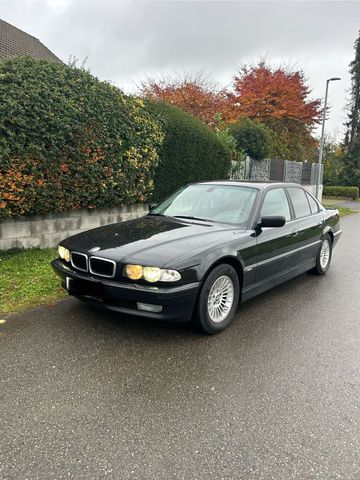 BMW Sehr gepflegter BMW 735 i E38 Frisch TÜV 1...