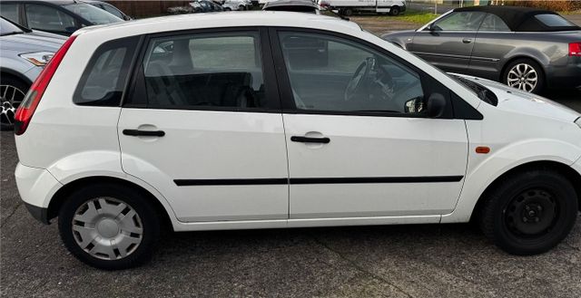 Ford Fiesta 2003 Baujahr in Weiß