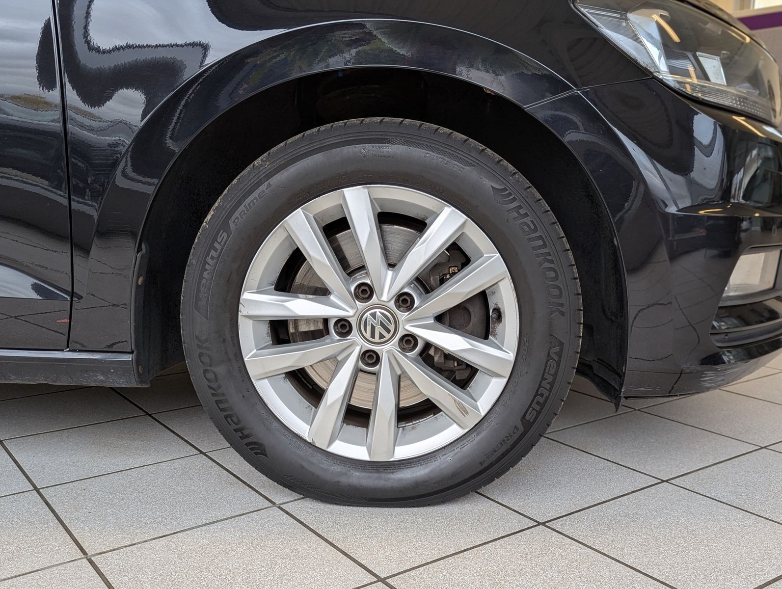 Fahrzeugabbildung Volkswagen Touran 1.4 TSI DSG Comfline 7-Sitze Navi