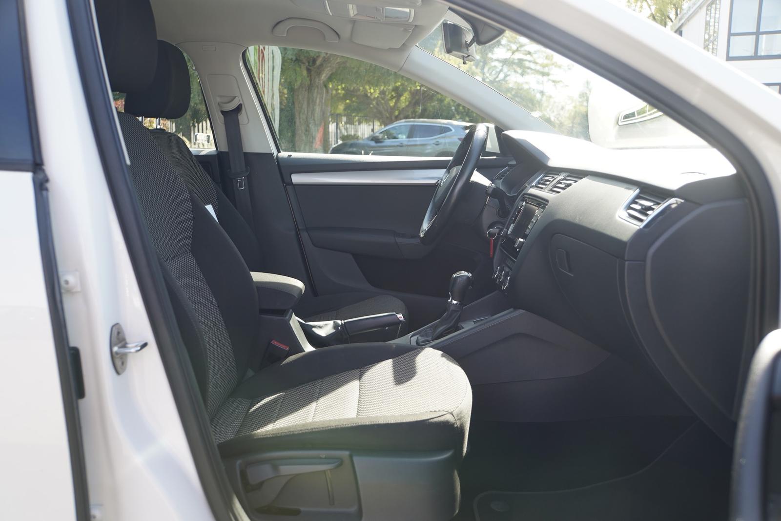 Skoda Octavia Combi 1.4 TSI DSG Klimaaut. Sitzheizung