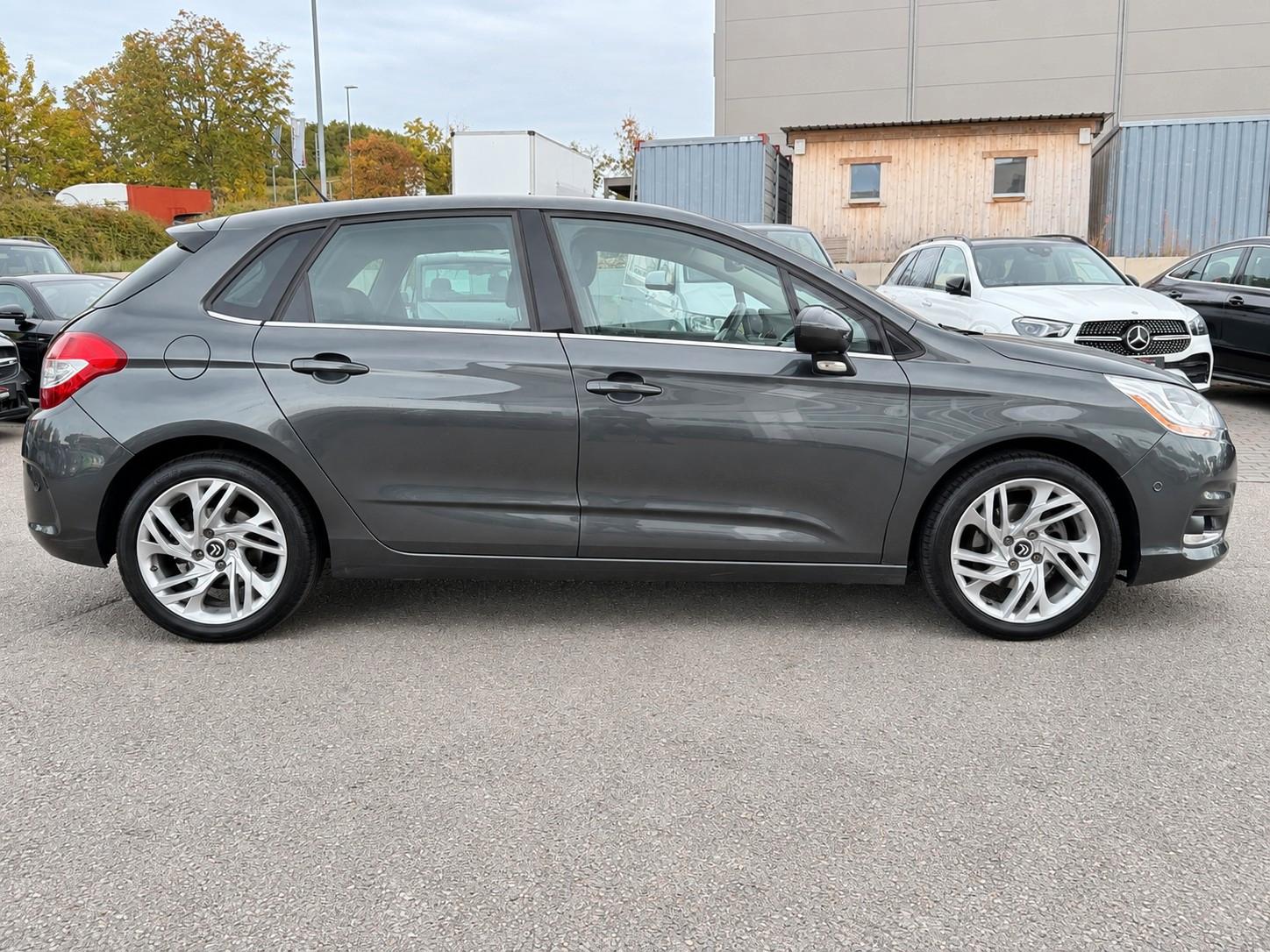 Citroën C4 Lim. Exclusive_KlimAut_TotWinkel_Sitzhz_Tempo