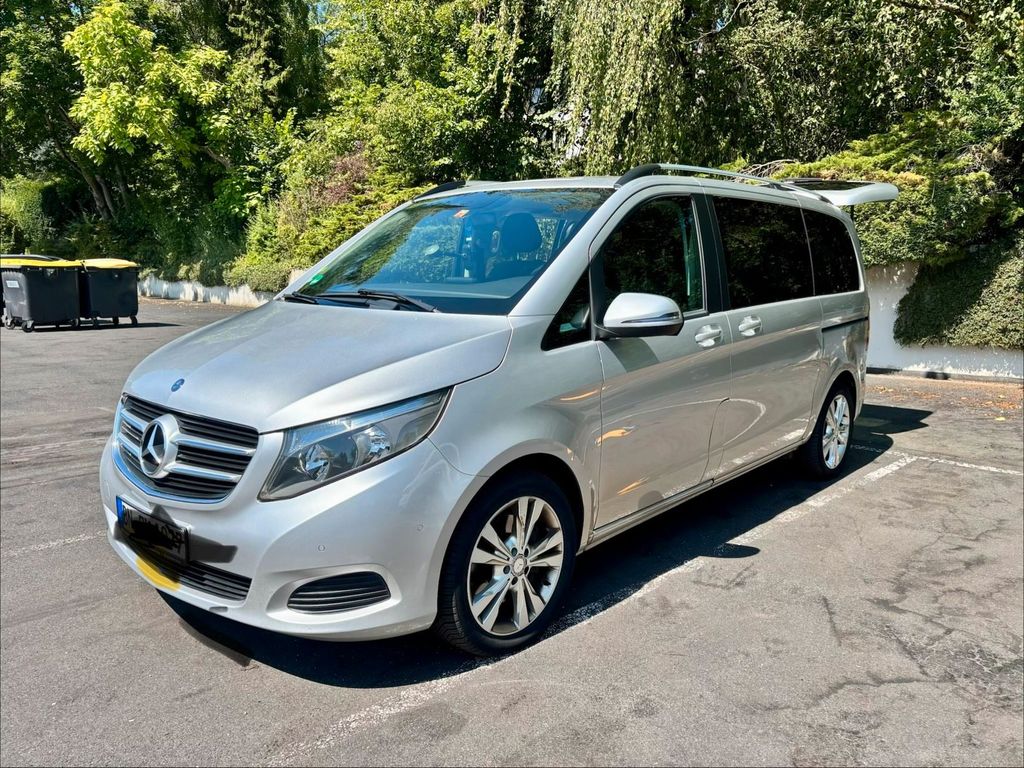Image of Mercedes-Benz E 220