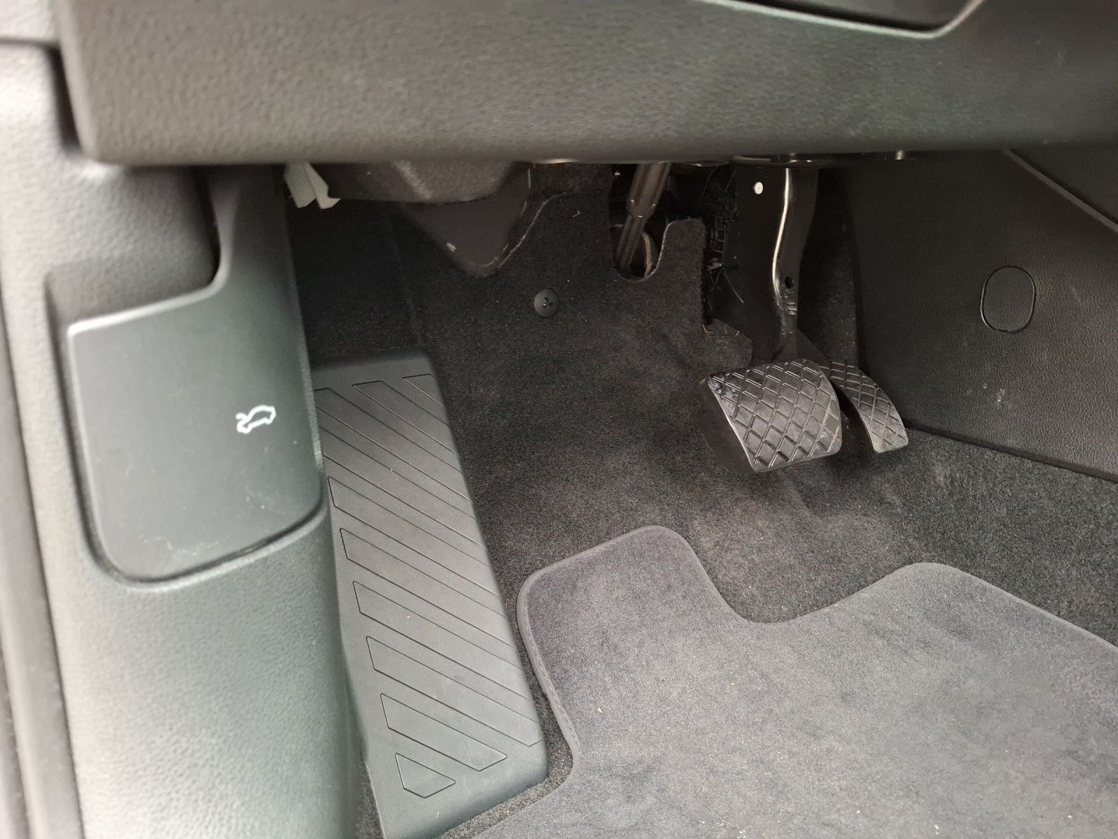 Fahrzeugabbildung Audi Q2 35 TFSI advanced S-tronic LED Navi ACC RFK SH