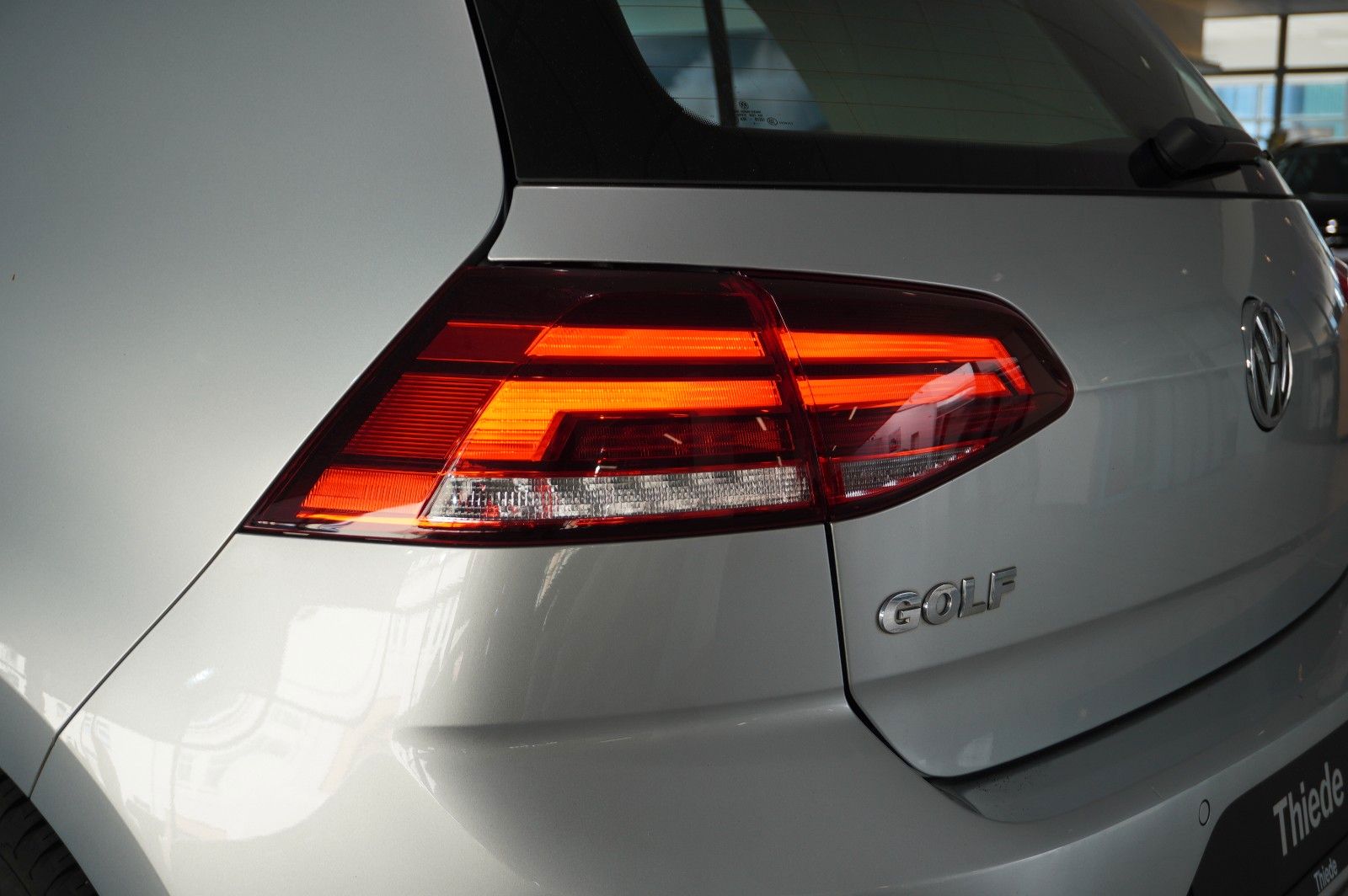 Fahrzeugabbildung Volkswagen Golf VII Lim. 2.0 TDI COMFORTL. DSG NAVI/LED/ACC