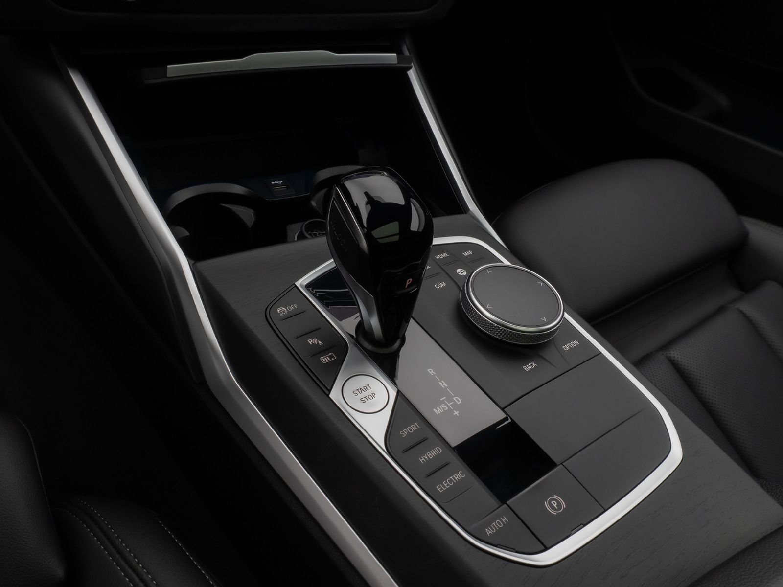 Fahrzeugabbildung BMW 330e xD Luxury Line Panorama Kamera HUD DAB AHK