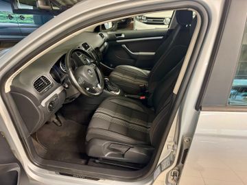 Volkswagen Golf - 11