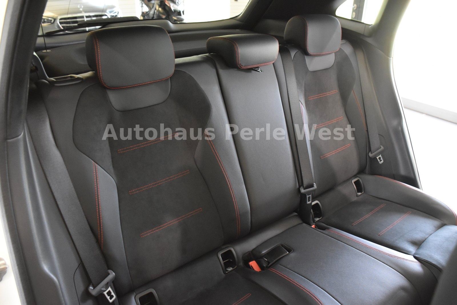 Mercedes-Benz GLA 220 d 4Matic 8G-DCT AMG LINE PANO 360CAM LED foto 24