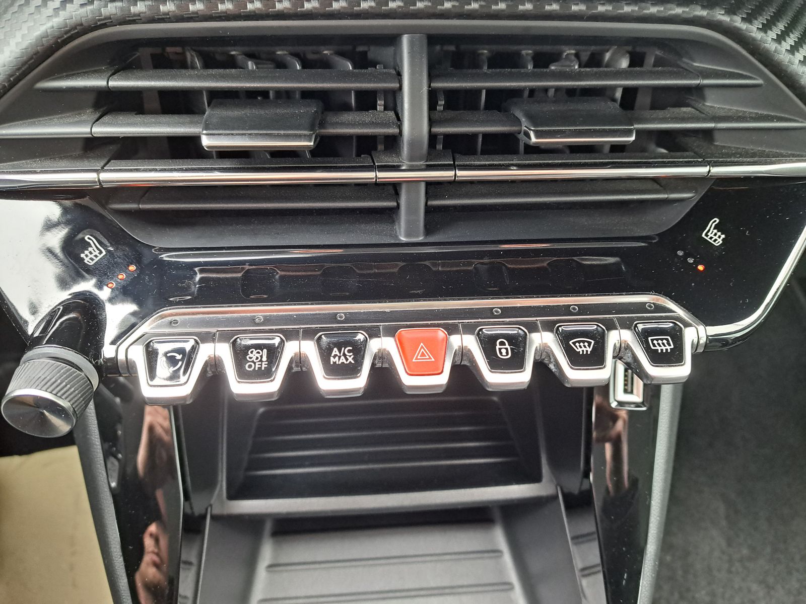 Fahrzeugabbildung Peugeot 208 Active Pack LED SITZHEIZUNG PDC ALU TEMPOM.