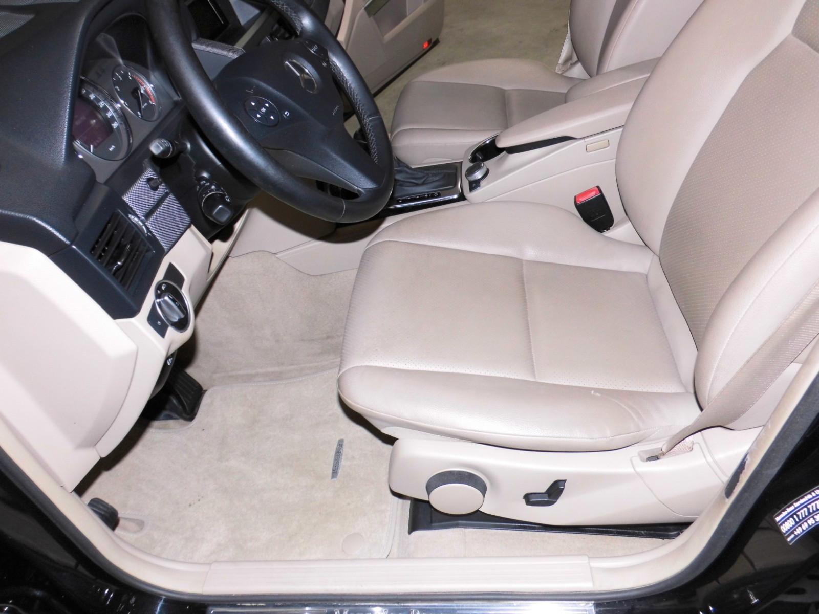 Mercedes-Benz GLK250 2010 — photo 7