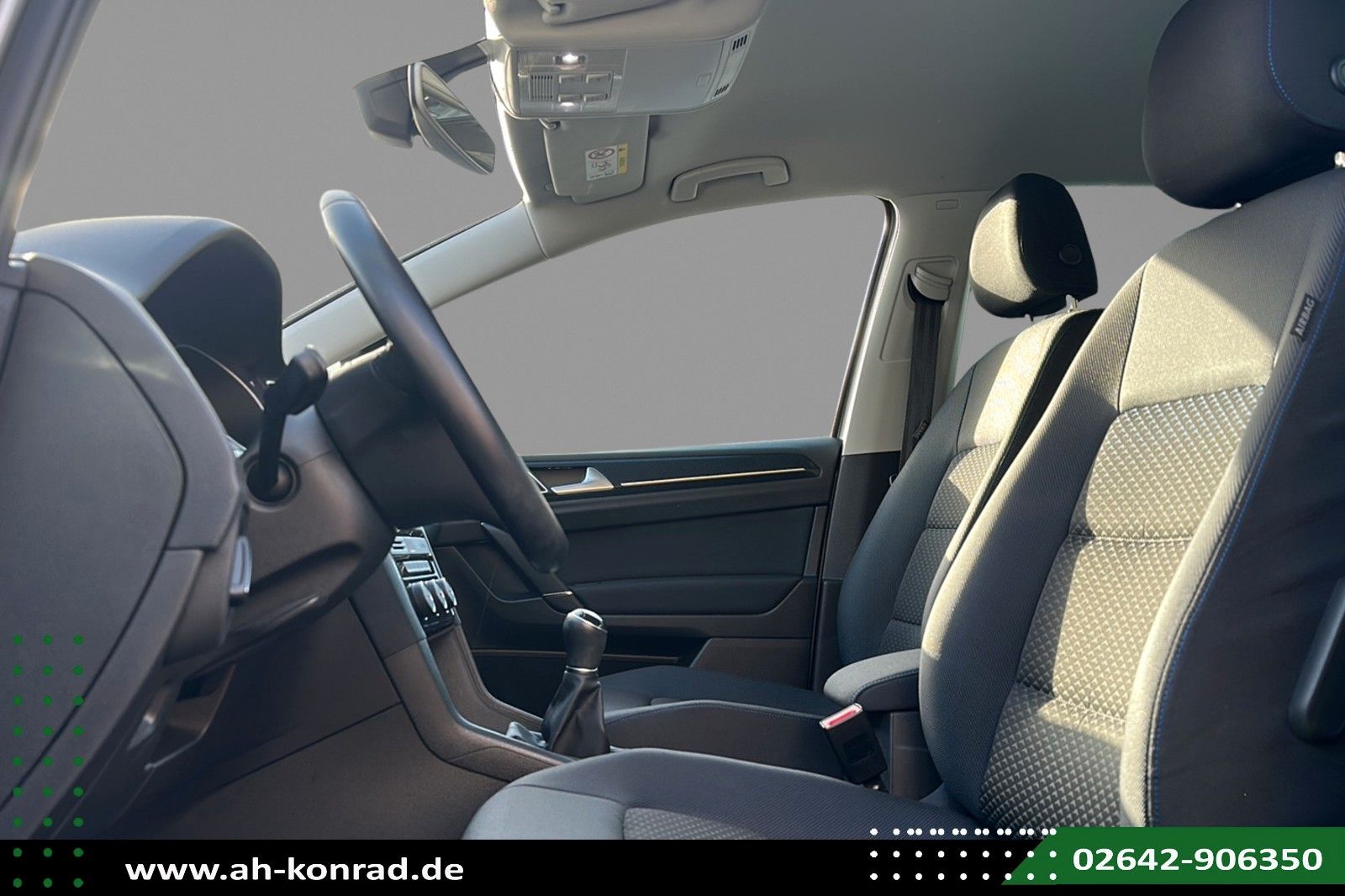 Fahrzeugabbildung Volkswagen Golf Sportsvan United APP-APS-Navi-LM