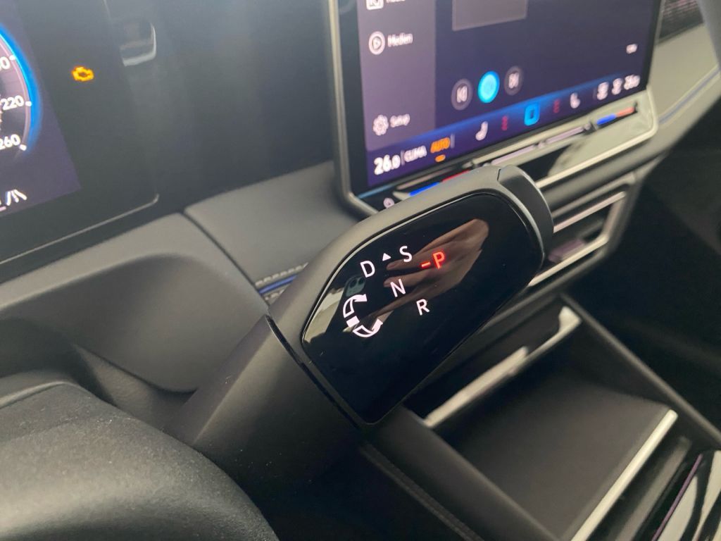 Fahrzeugabbildung Volkswagen Tiguan 1.5 eTSI DSG R-Line* 3 J. Anschlussgarant