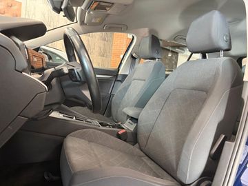 Volkswagen Golf - 10