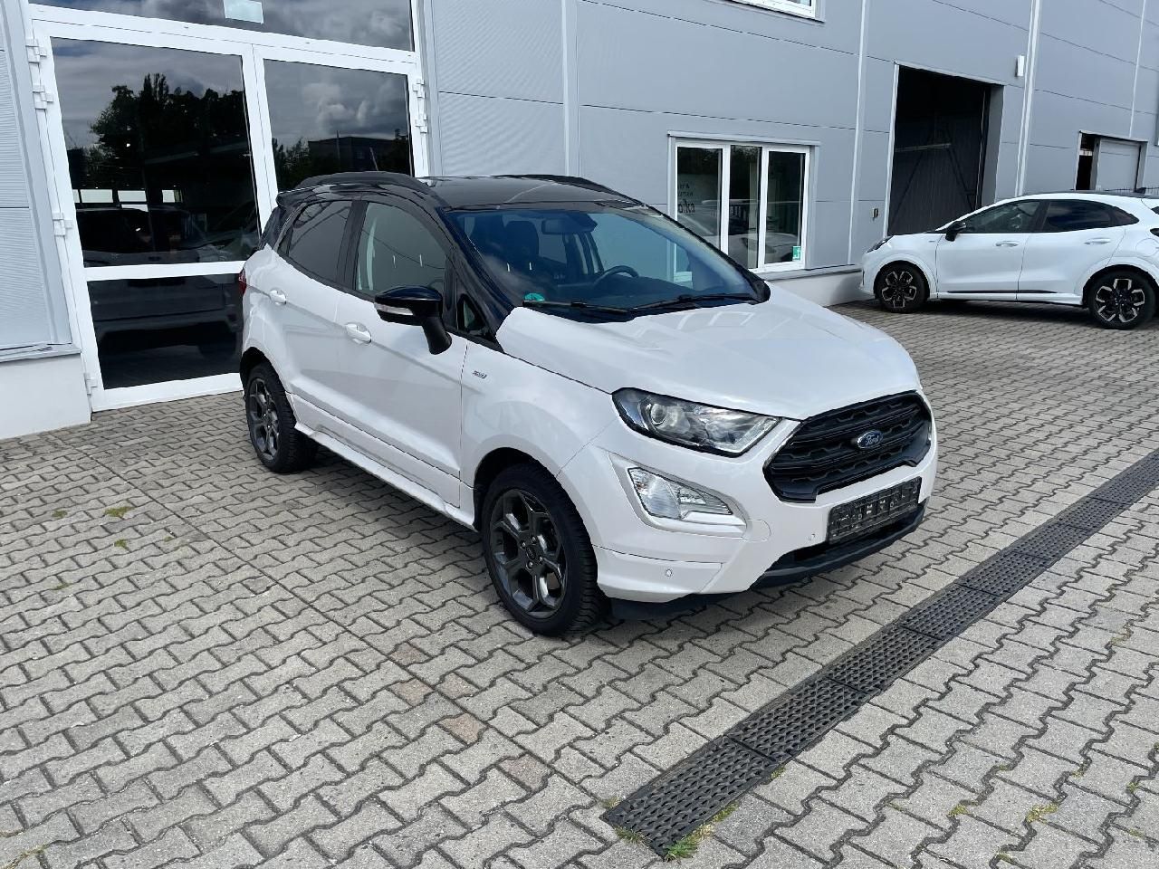Fahrzeugabbildung Ford EcoSport ST-Line Winterpaket, Navi