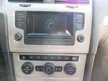 Volkswagen Golf - 11