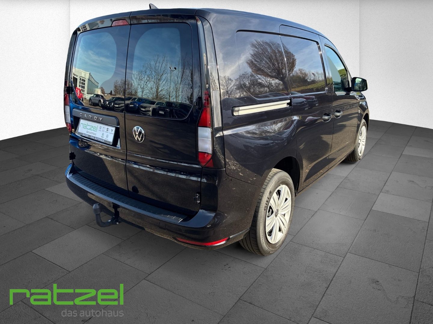 Fahrzeugabbildung Volkswagen Caddy Cargo 1.5 TSI EcoProfi AHK+Navigation