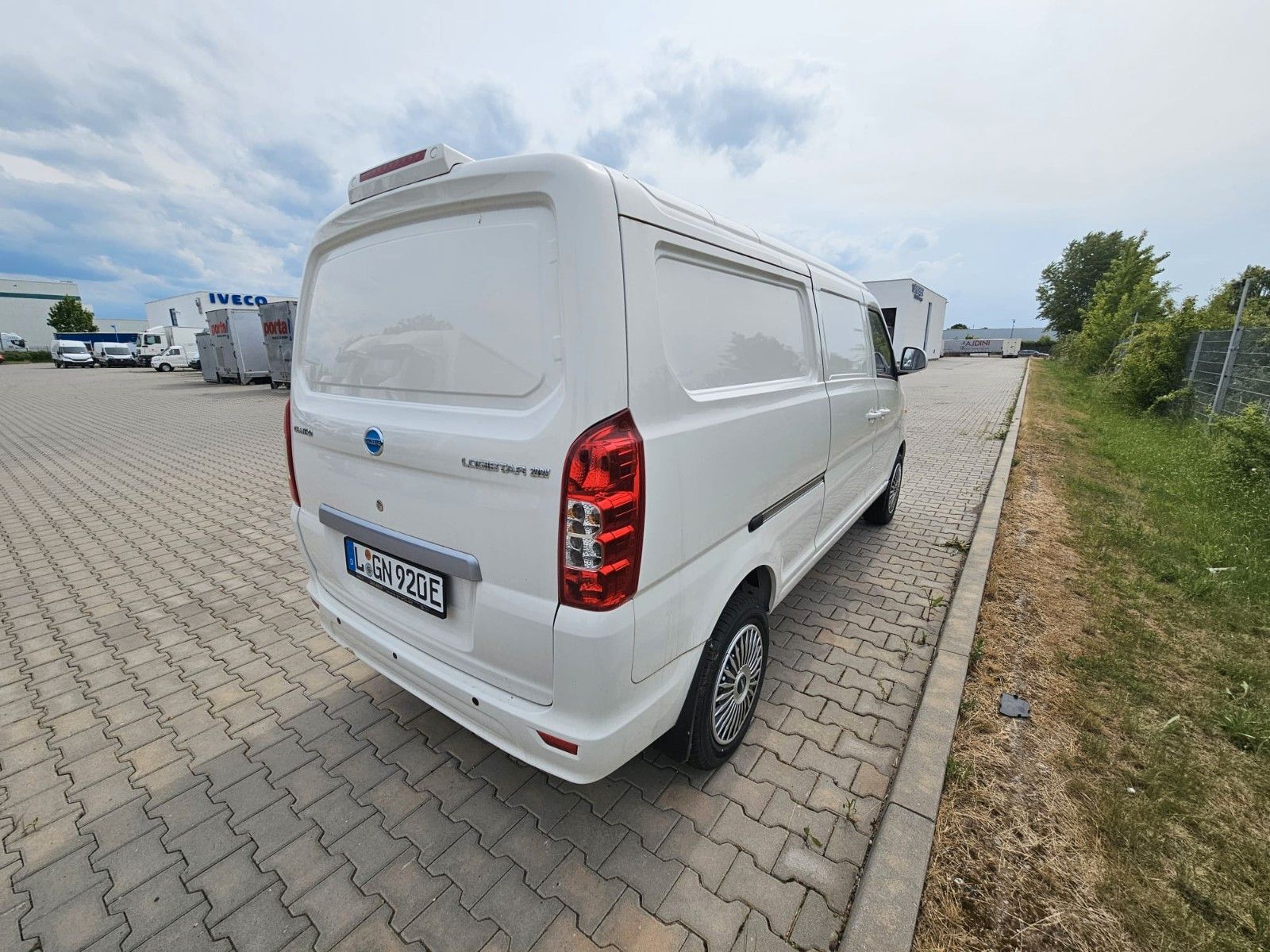 Fahrzeugabbildung Cenntro LS200 Kastenwagen