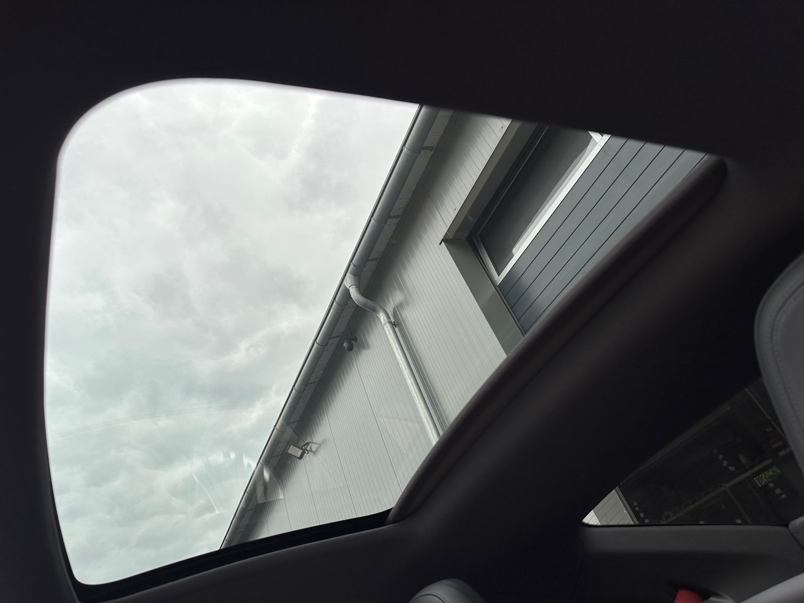 Fahrzeugabbildung Porsche 992 Carrera S NAV+LED+KAM+BOSE+SPORT-ABGAS