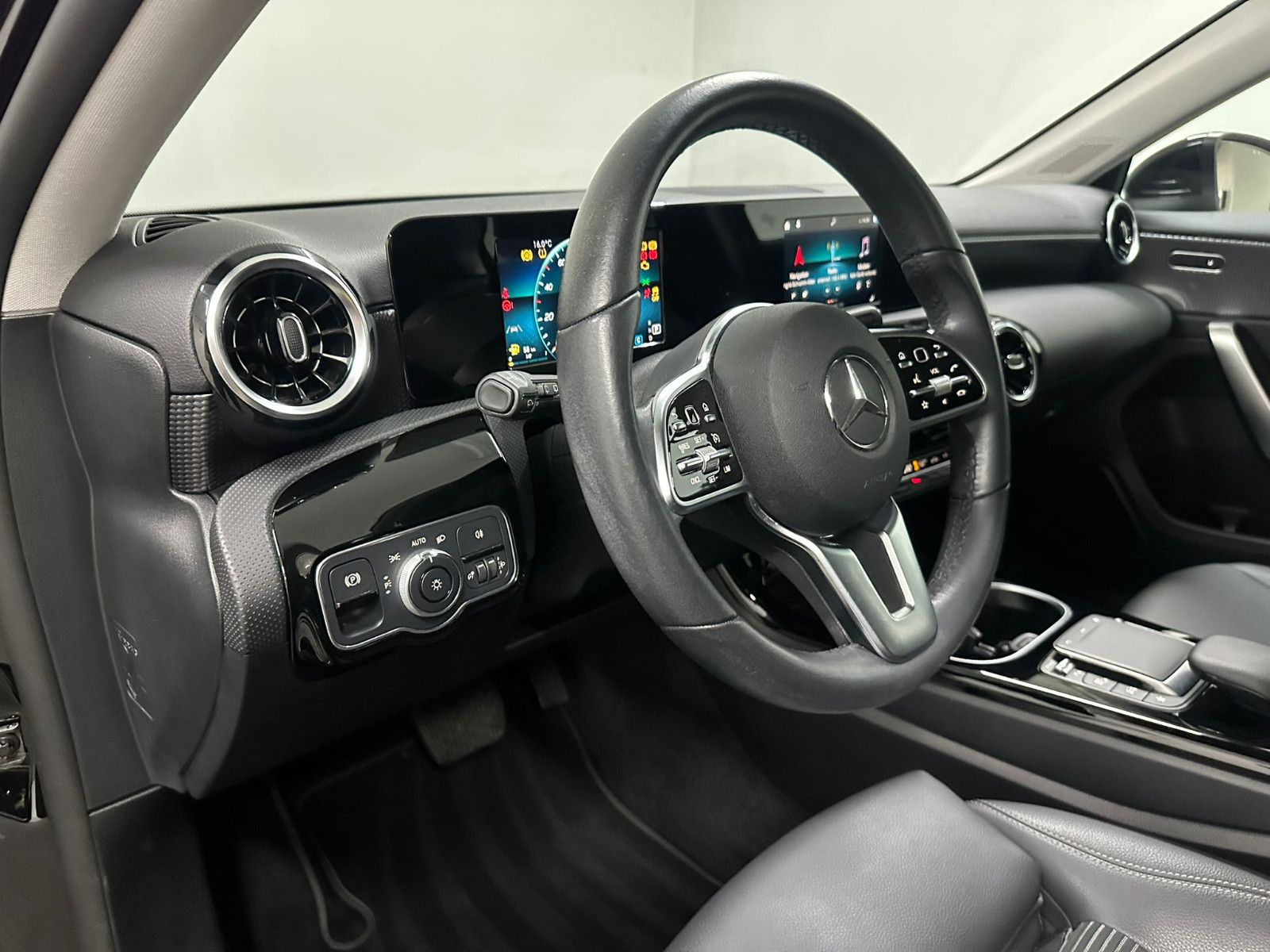 Fahrzeugabbildung Mercedes-Benz A 200 d *PROGRESSIVE*NAVI*