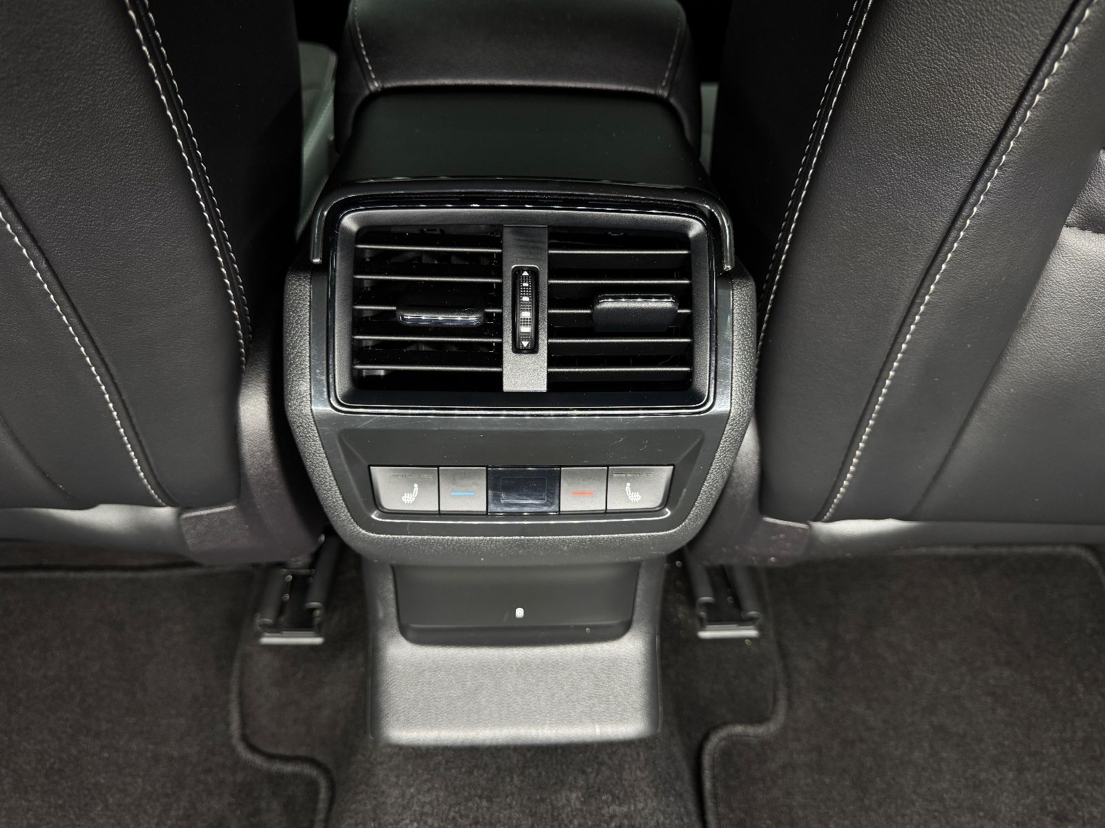 Fahrzeugabbildung SKODA Kodiaq Sportline 4x4|DSG|7-SITZER|AHK|ACC