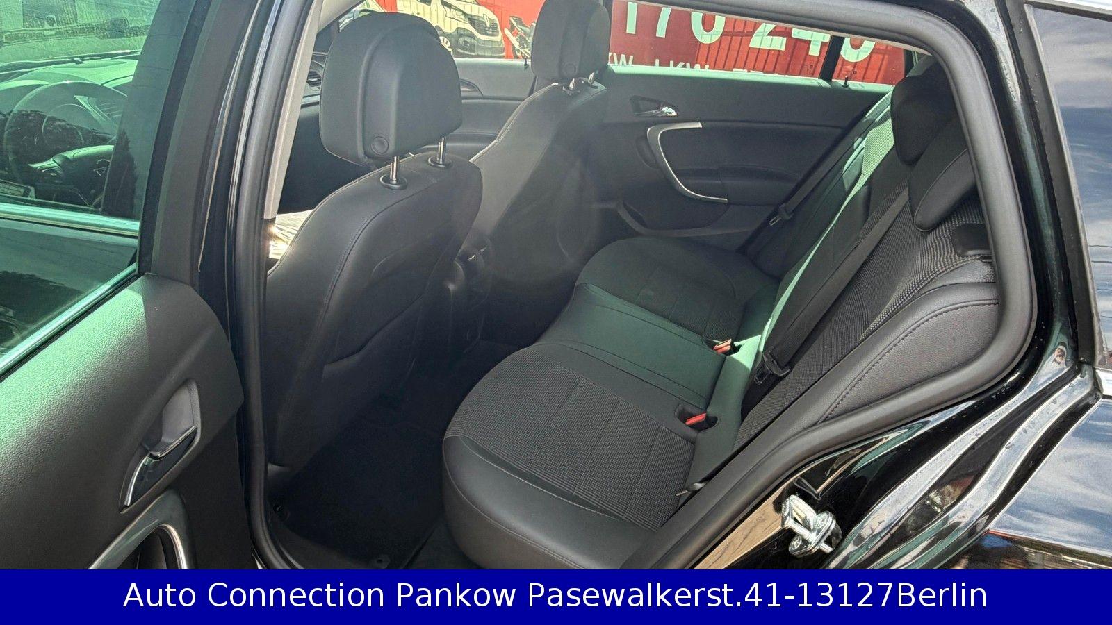 Opel Insignia 2011 — photo 24