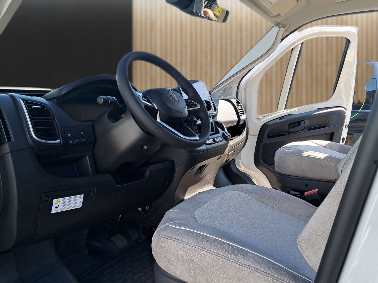 Fahrzeugabbildung Pössl Summit Shine 600 Citroen 140 PS Lithium,Solar