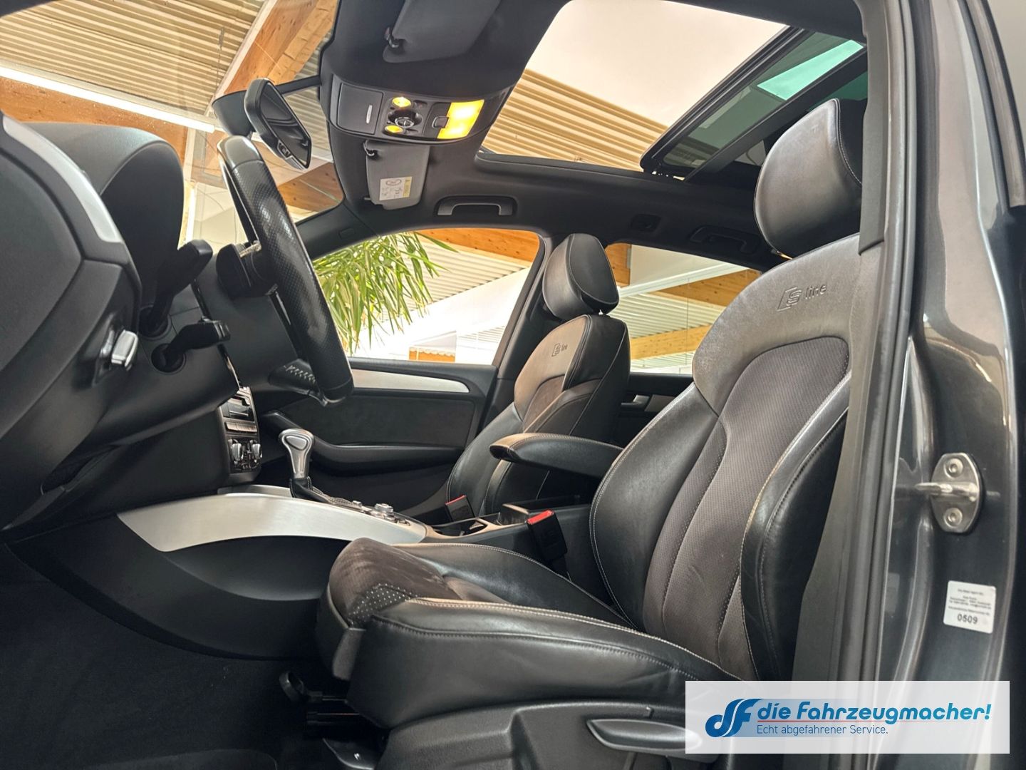 Fahrzeugabbildung Audi Q5 2.0 TDI quattro DPF clean diesel  S-line Spor