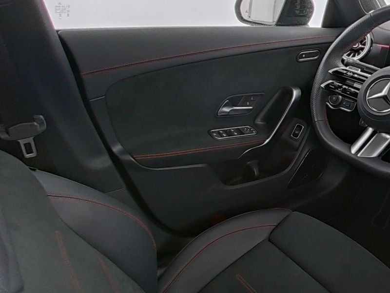 Fahrzeugabbildung Mercedes-Benz CLA 200 d AMG*Pano*Burmester*19"*Night*Totwink*