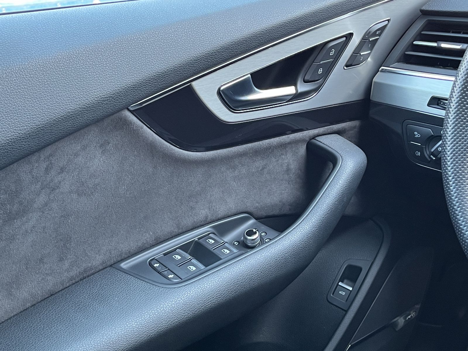 Fahrzeugabbildung Audi Q7 50TDI quattro*2x S-line*7-Sitzer*HuD*Pano**