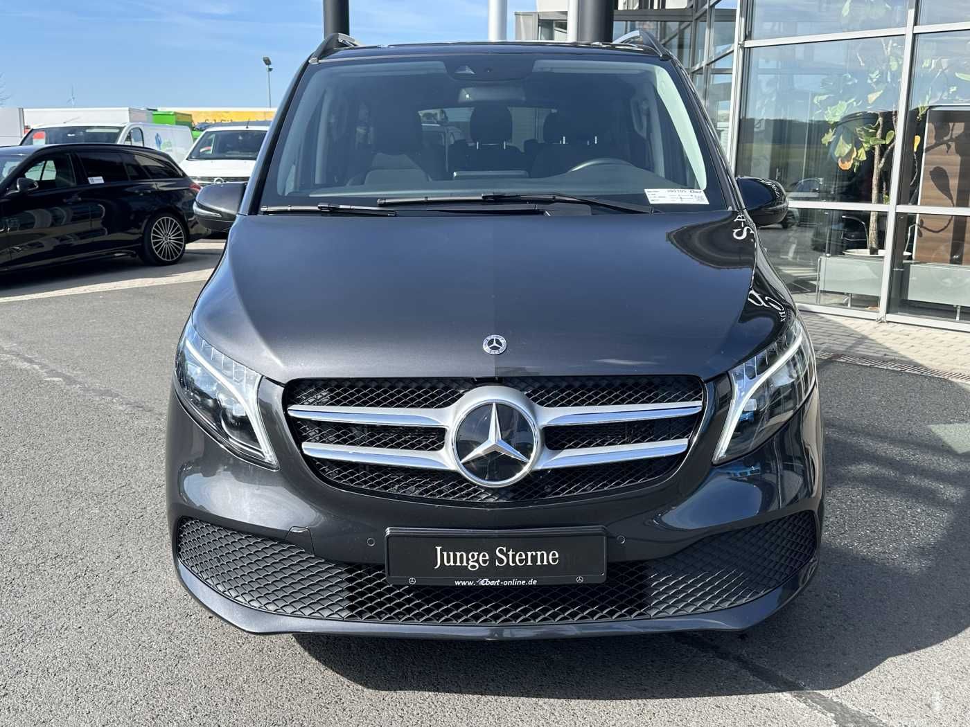 Fahrzeugabbildung Mercedes-Benz V 300 d EDITION 4MATIC DISTRONIC AHK LED Kamera