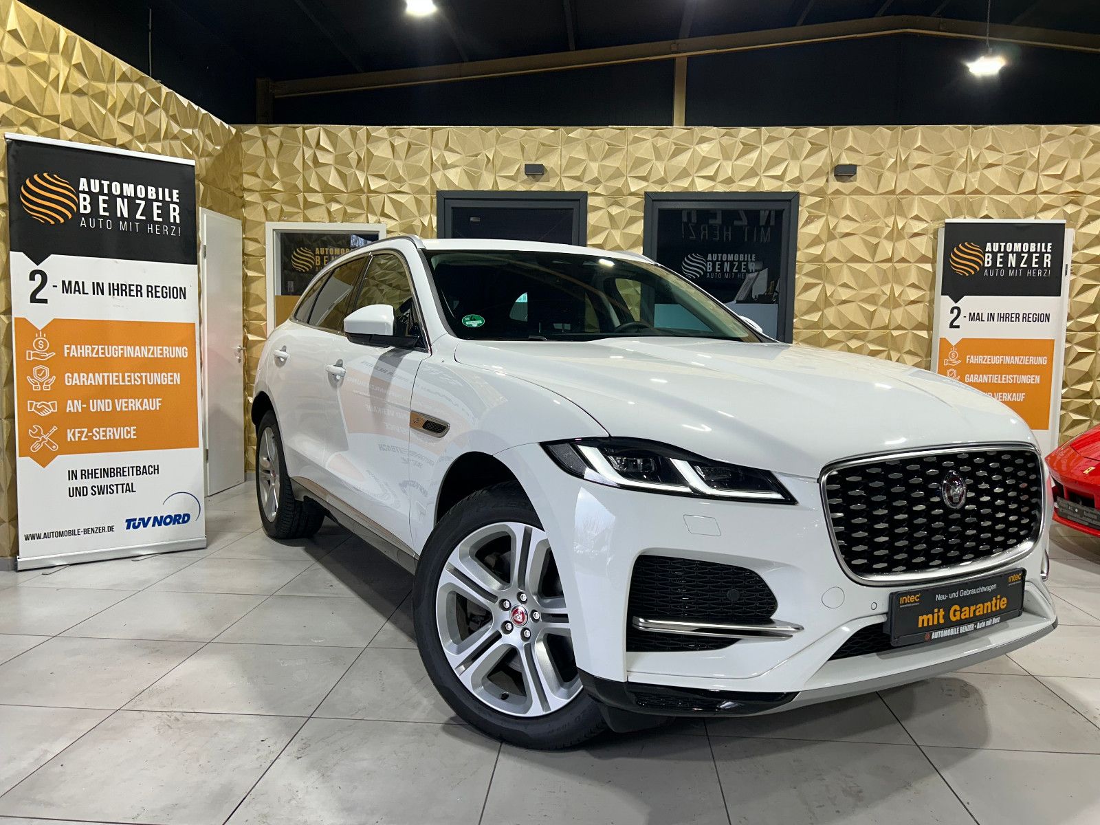 Fahrzeugabbildung Jaguar F-PACE SE AWD/HEAD-UP/MEMORY/ACC/KAMERA/APPLE