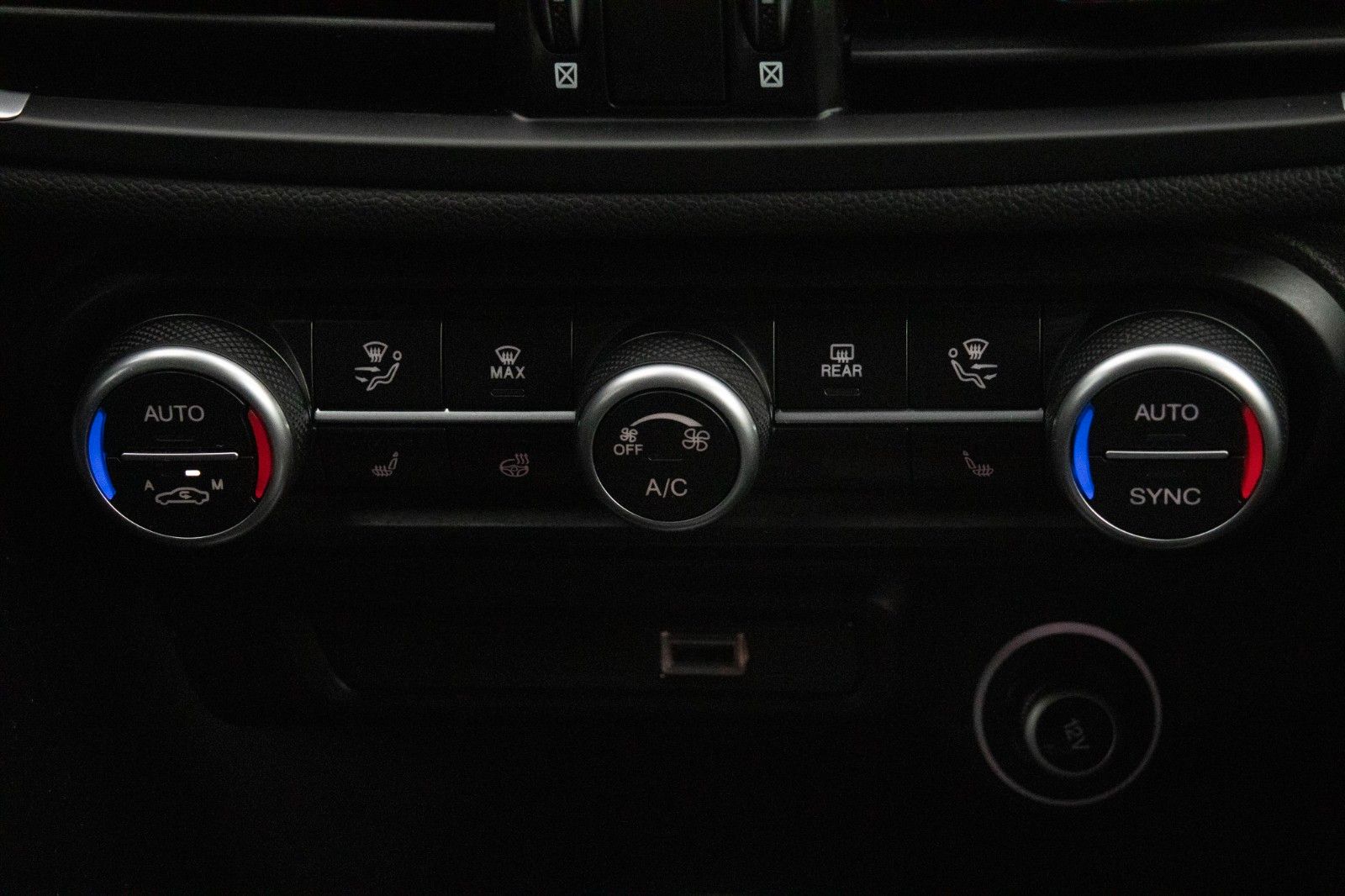 Fahrzeugabbildung Alfa Romeo Giulia MY23 Veloce 2.2 Diesel Q4 Prem+Assis.-Pak